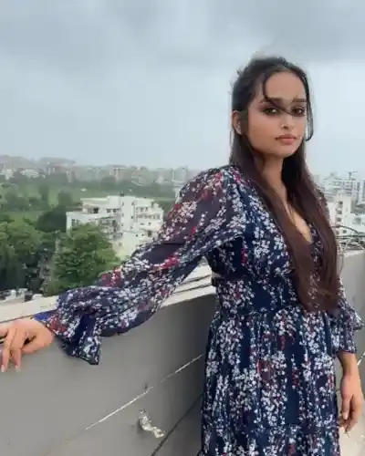 Saran Escorts